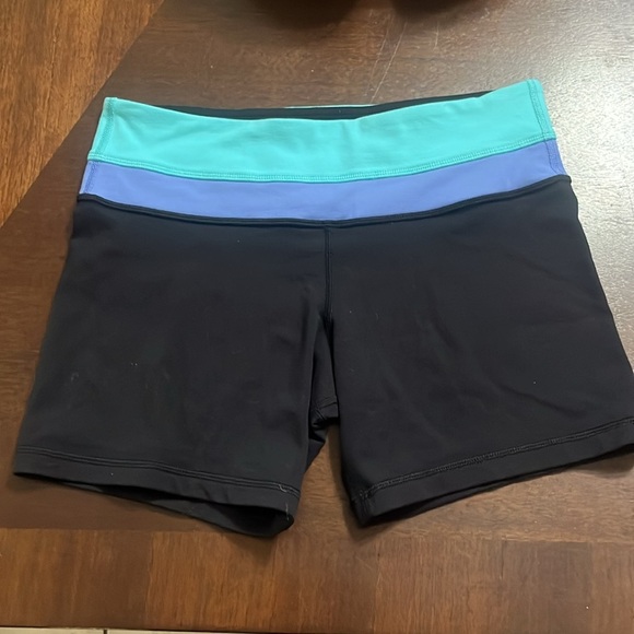 Lululemon Athletica Black and Blue Bike Shorts - Picture 2 of 5